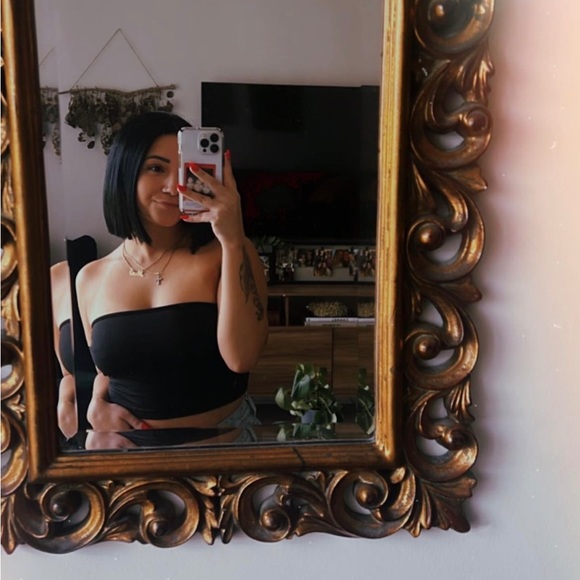 Meet your Posher, Alexis! - Picture 2 of 2